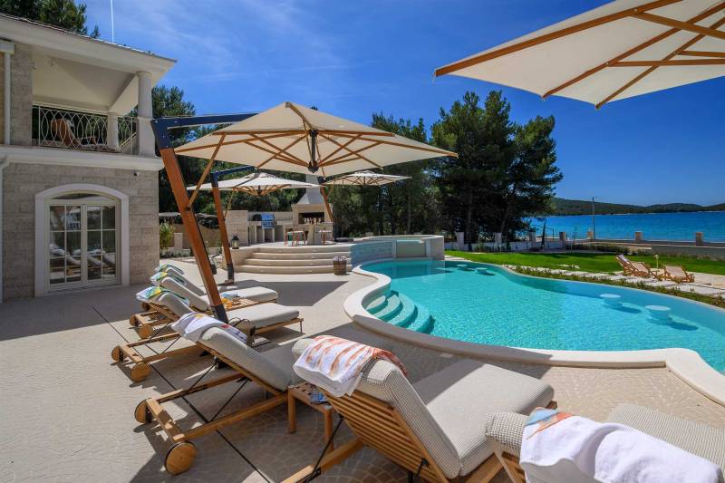 Vila Adriatic Z uz Plažu s Bazenom Šibenik
