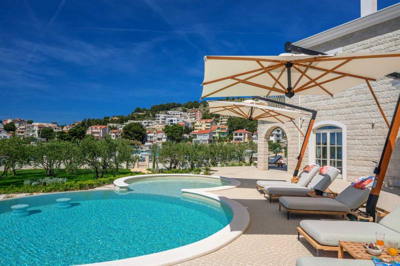Vila Adriatic Z uz Plažu s Bazenom Šibenik