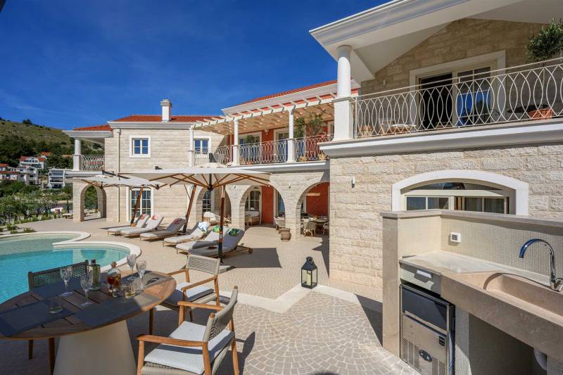 Vila Adriatic Z uz Plažu s Bazenom Šibenik