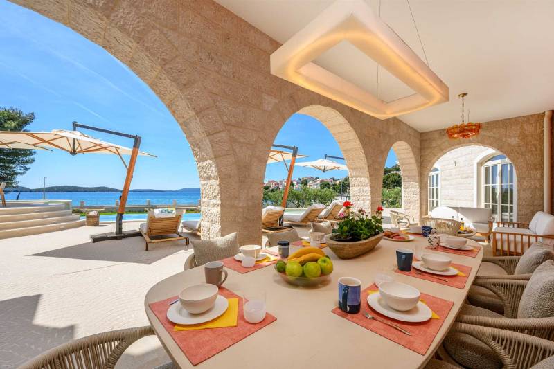 Vila Adriatic Z uz Plažu s Bazenom Šibenik