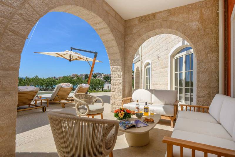 Vila Adriatic Z uz Plažu s Bazenom Šibenik