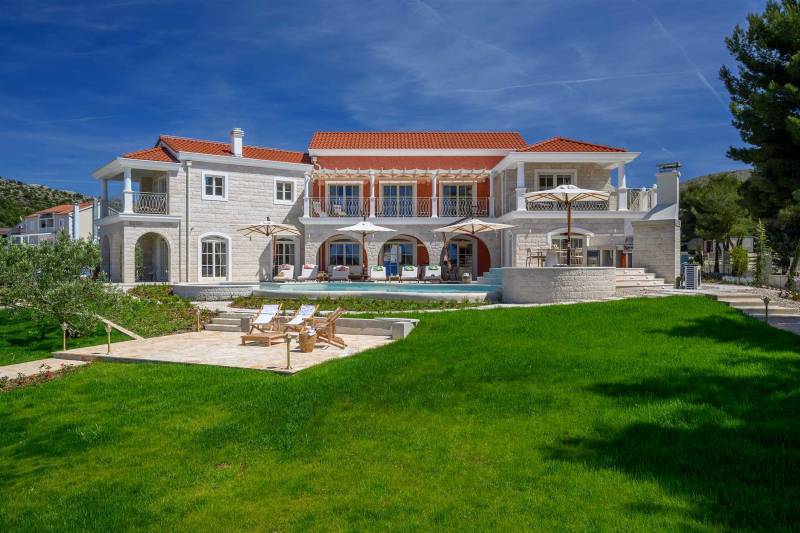 Vila Adriatic Z uz Plažu s Bazenom Šibenik
