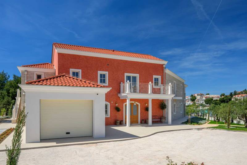 Vila Adriatic Z uz Plažu s Bazenom Šibenik