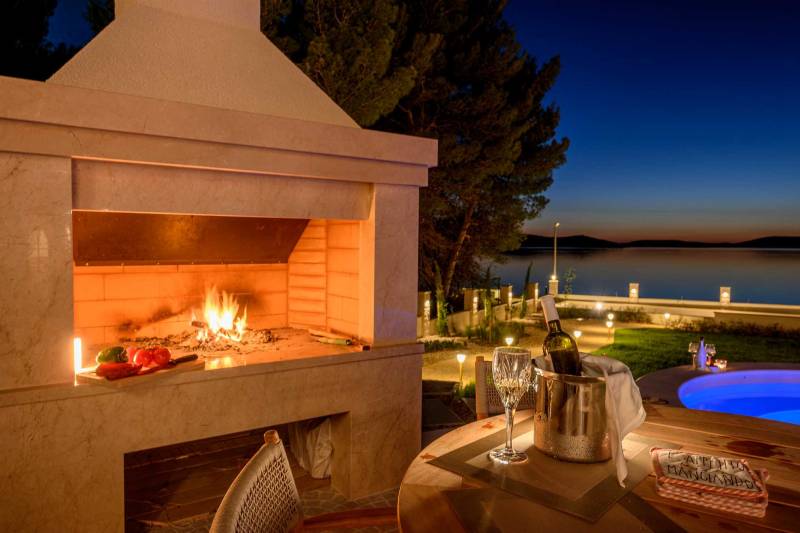 Vila Adriatic Z uz Plažu s Bazenom Šibenik