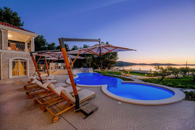 Vila Adriatic Z uz Plažu s Bazenom Šibenik