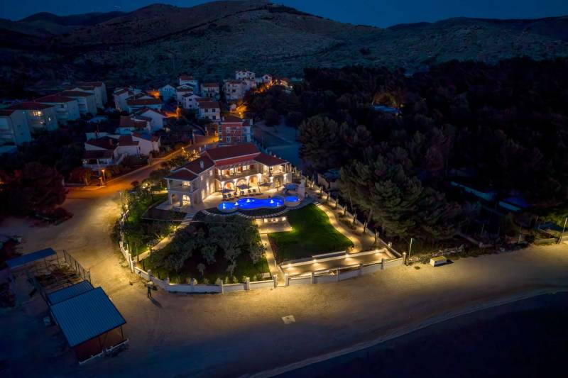 Vila Adriatic Z uz Plažu s Bazenom Šibenik