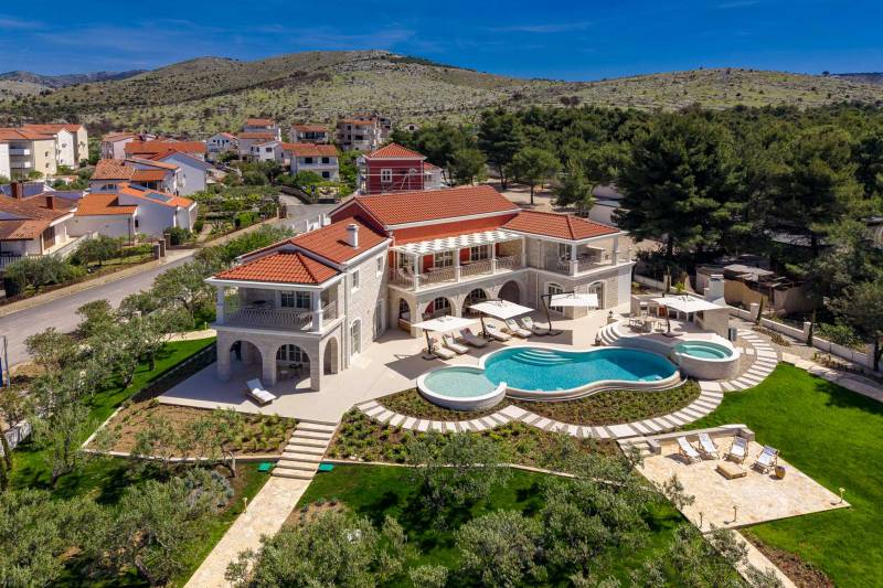 Vila Adriatic Z uz Plažu s Bazenom Šibenik