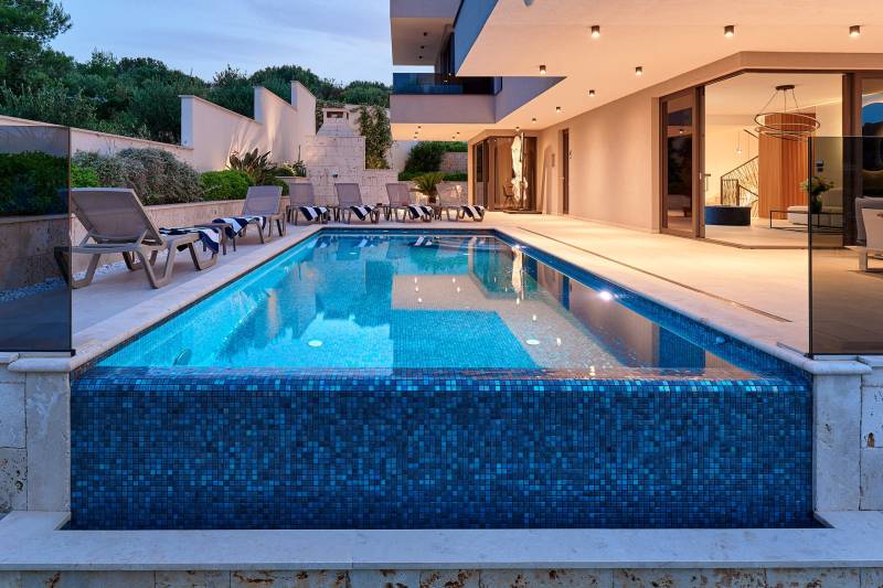 Luksusowa Willa Posh Plum z Basenem Trogir