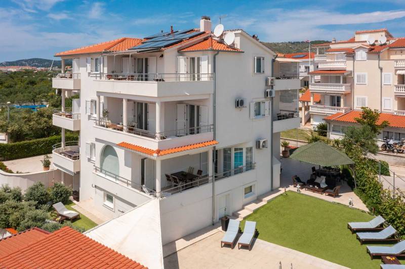 Apartman Arausa s bazenom IX Šibenik