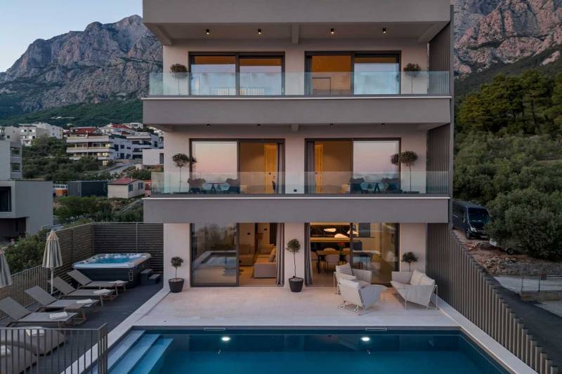 Luxury Villa Freya with Pool Makarska