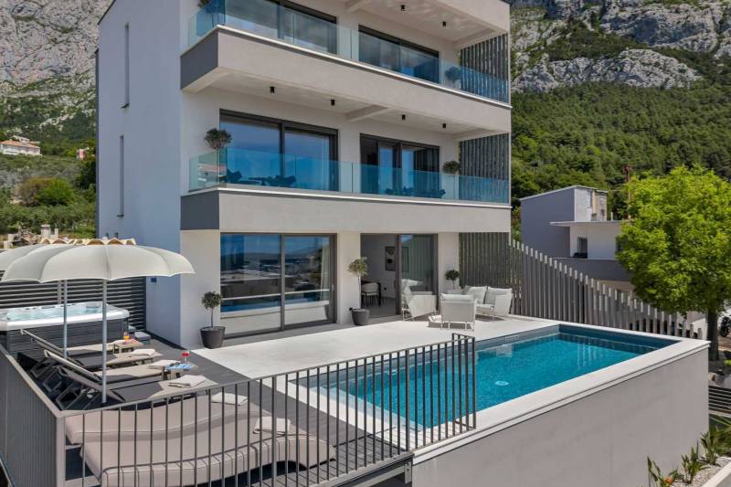 Luxury Villa Freya with Pool Makarska