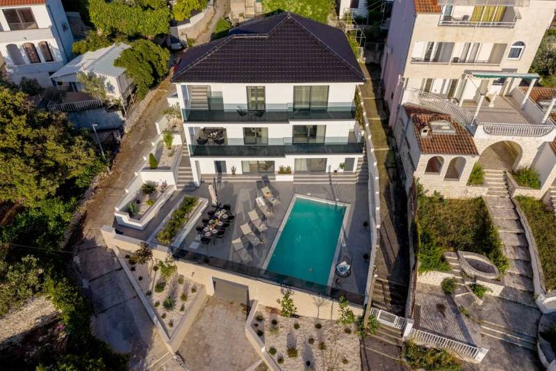 Villa Between Seas with Pool Primošten
