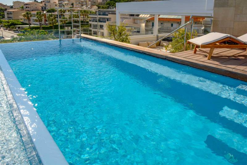 Beachfront Villa Lara with Pool Omiš