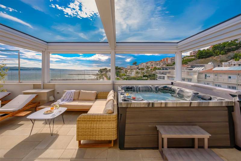 Beachfront Villa Lara with Pool Omiš