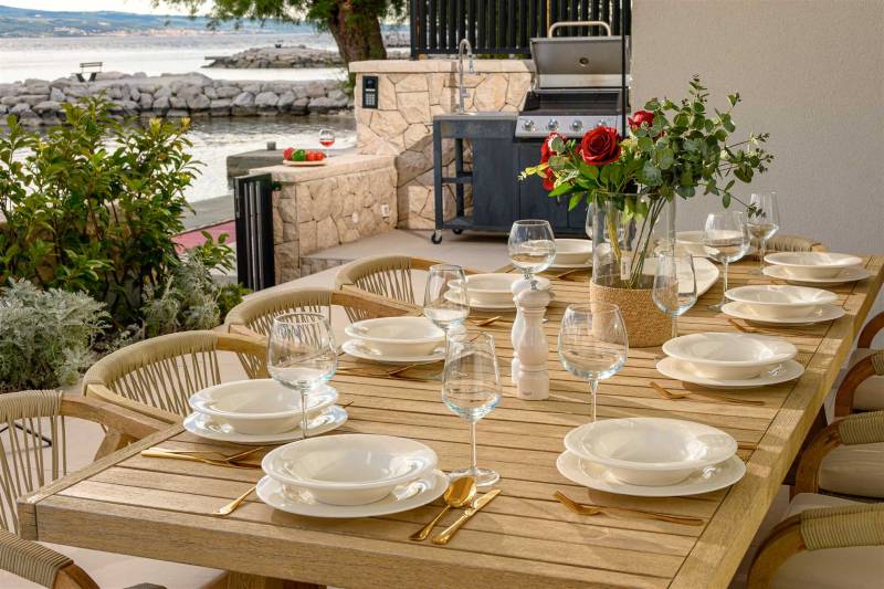 Beachfront Villa Lara with Pool Omiš