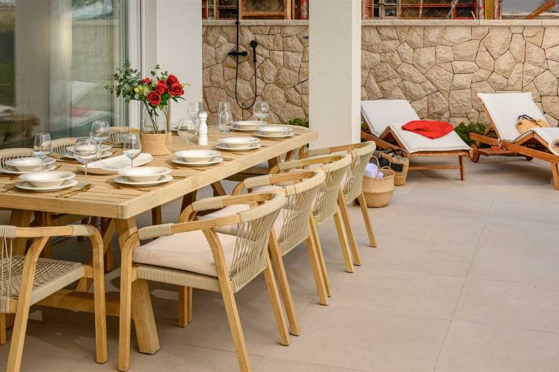 Beachfront Villa Lara with Pool Omiš