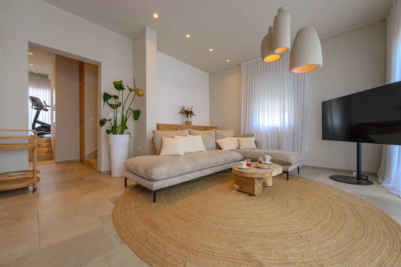 Beachfront Villa Lara with Pool Omiš