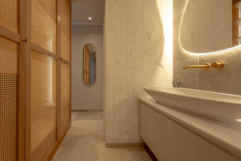 Beachfront Villa Lara with Pool Omiš