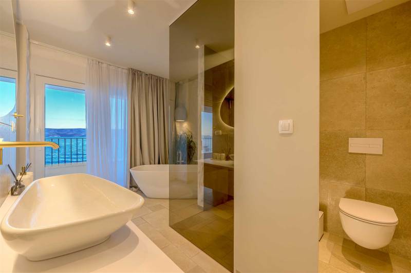 Beachfront Villa Lara with Pool Omiš