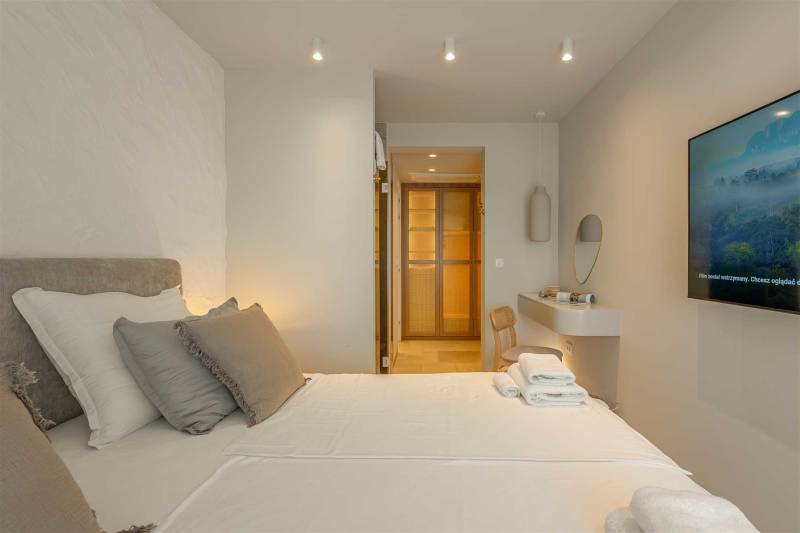 Beachfront Villa Lara with Pool Omiš
