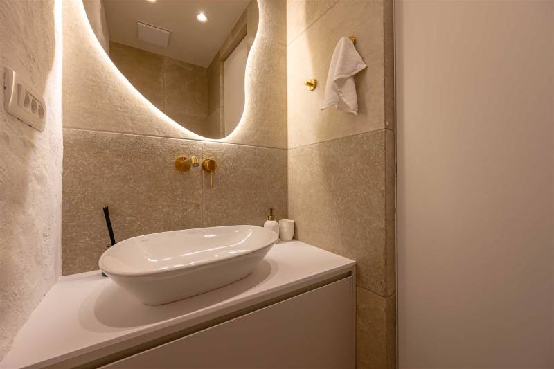 Beachfront Villa Lara with Pool Omiš