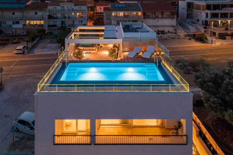 Beachfront Villa Lara with Pool Omiš