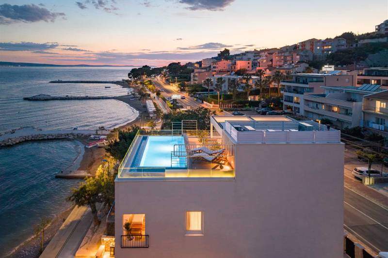 Beachfront Villa Lara with Pool Omiš