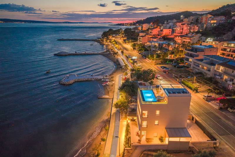 Beachfront Villa Lara with Pool Omiš