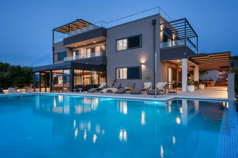 Villa Noir Olivum with Pool