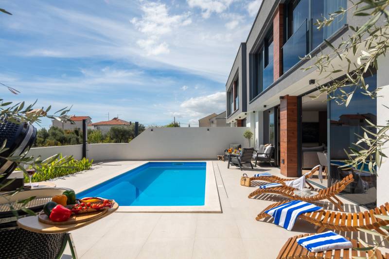 Luxusvilla Etera mit beheiztem Pool Split