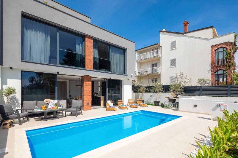 Luxusvilla Etera mit beheiztem Pool Split