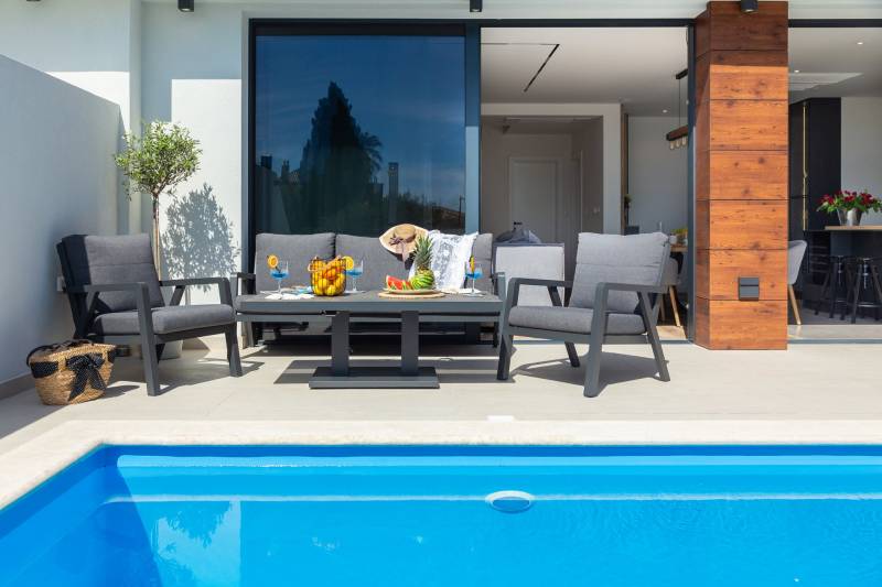 Luxusvilla Etera mit beheiztem Pool Split
