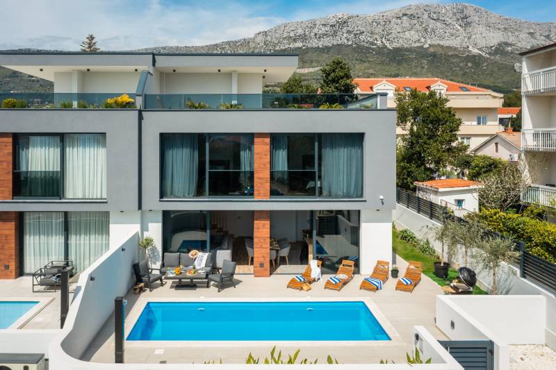 Luxusvilla Etera mit beheiztem Pool Split