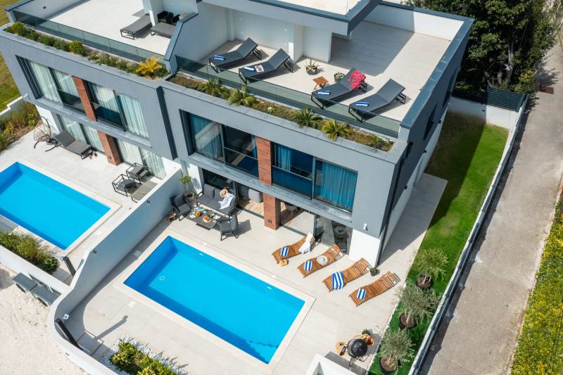 Luxusvilla Etera mit beheiztem Pool Split
