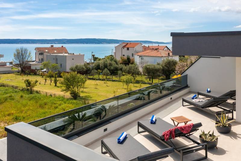 Luxusvilla Etera mit beheiztem Pool Split