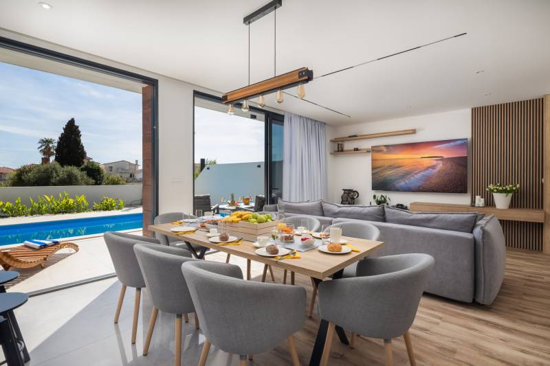 Luxusvilla Etera mit beheiztem Pool Split