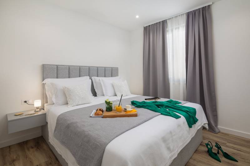 Luxusvilla Etera mit beheiztem Pool Split