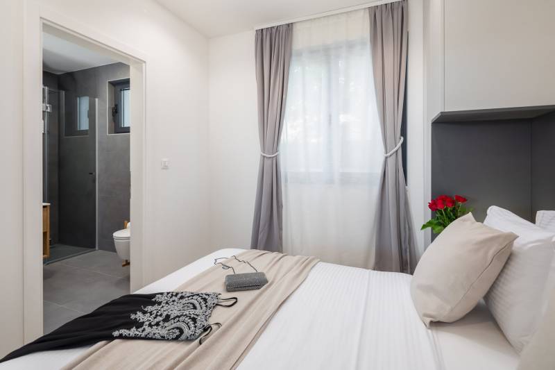 Luxusvilla Etera mit beheiztem Pool Split