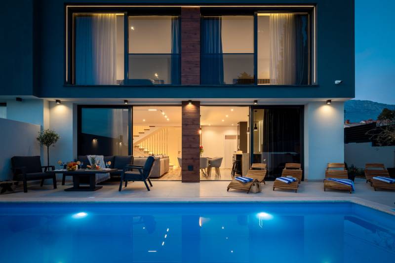 Luxusvilla Etera mit beheiztem Pool Split