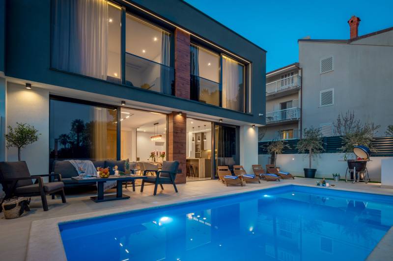Luxusvilla Etera mit beheiztem Pool Split