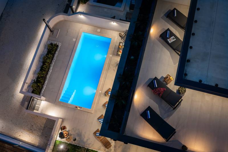 Luxusvilla Etera mit beheiztem Pool Split