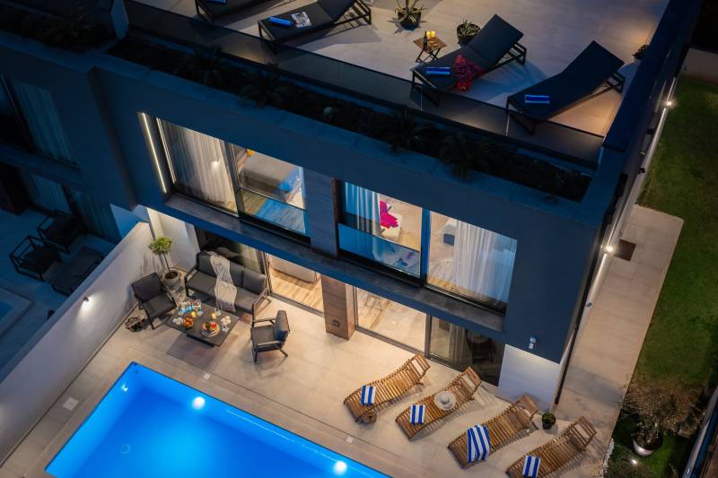 Luxusvilla Etera mit beheiztem Pool Split