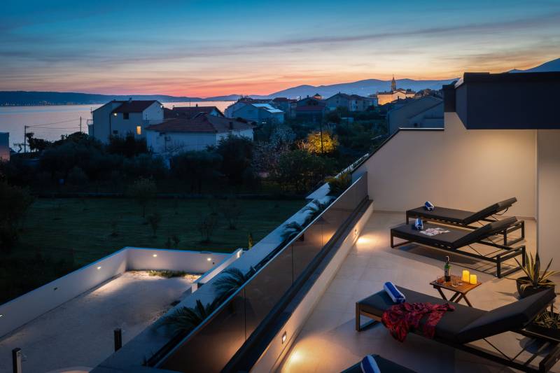 Luxusvilla Etera mit beheiztem Pool Split