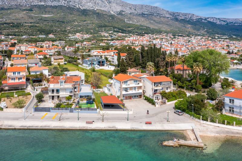 Luxusvilla Etera mit beheiztem Pool Split