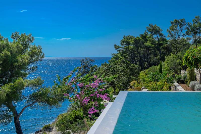 Beachfront Villa Crystal Bay with Pool Korčula
