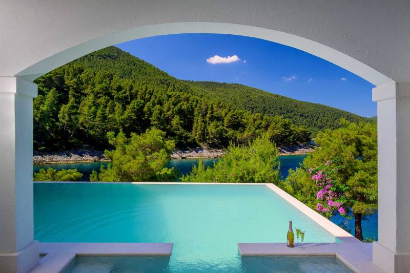 Beachfront Villa Crystal Bay with Pool Korčula