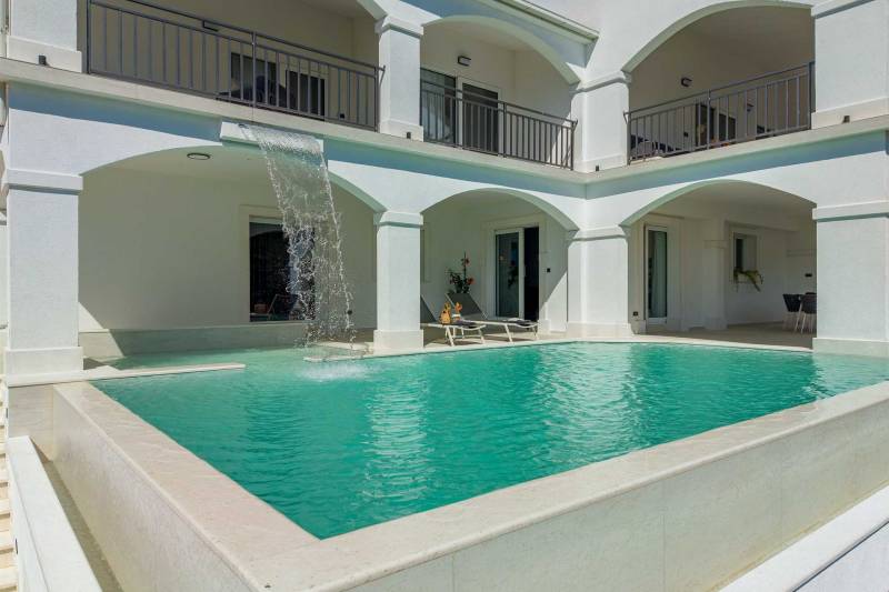 Beachfront Villa Crystal Bay with Pool Korčula