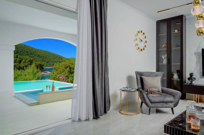 Beachfront Villa Crystal Bay with Pool Korčula