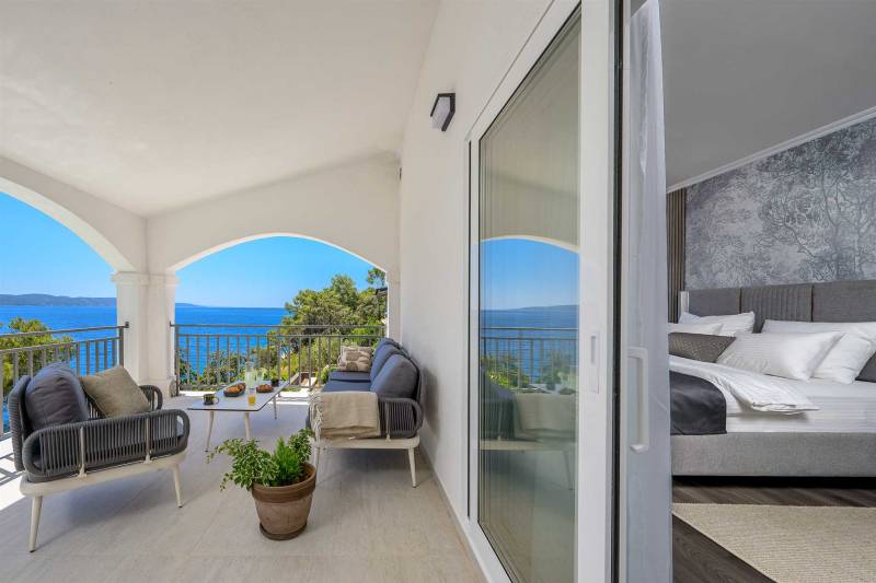 Beachfront Villa Crystal Bay with Pool Korčula