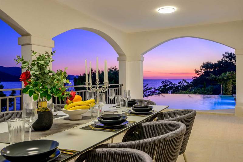 Beachfront Villa Crystal Bay with Pool Korčula